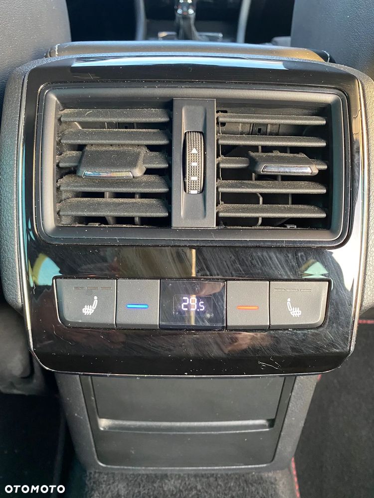 Skoda Superb 2.0 TDI Sportline DSG7 - 13