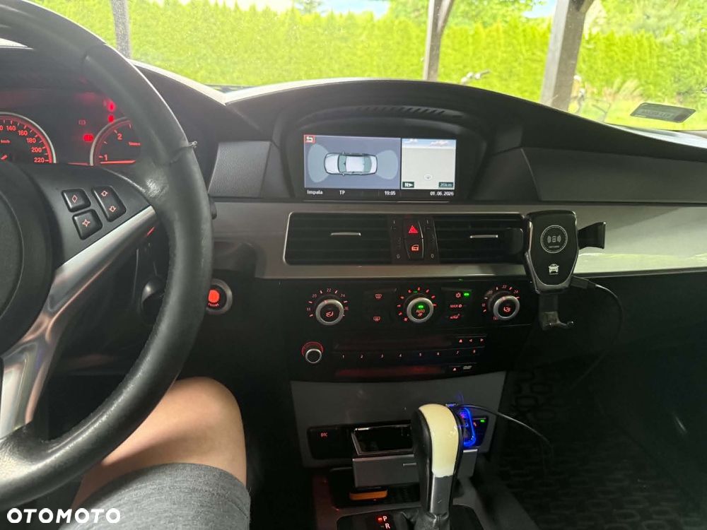 BMW Seria 5 520d - 12