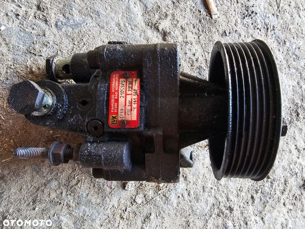 POMPA WSPOMAGANIA BMW 8 E31 4.4 V8 M62B44 2105975 - 4