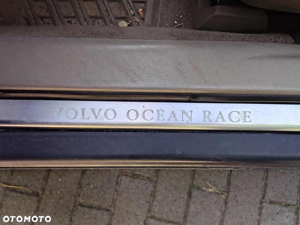 Volvo XC 70 2.4D5 AWD Ocean Race - 12