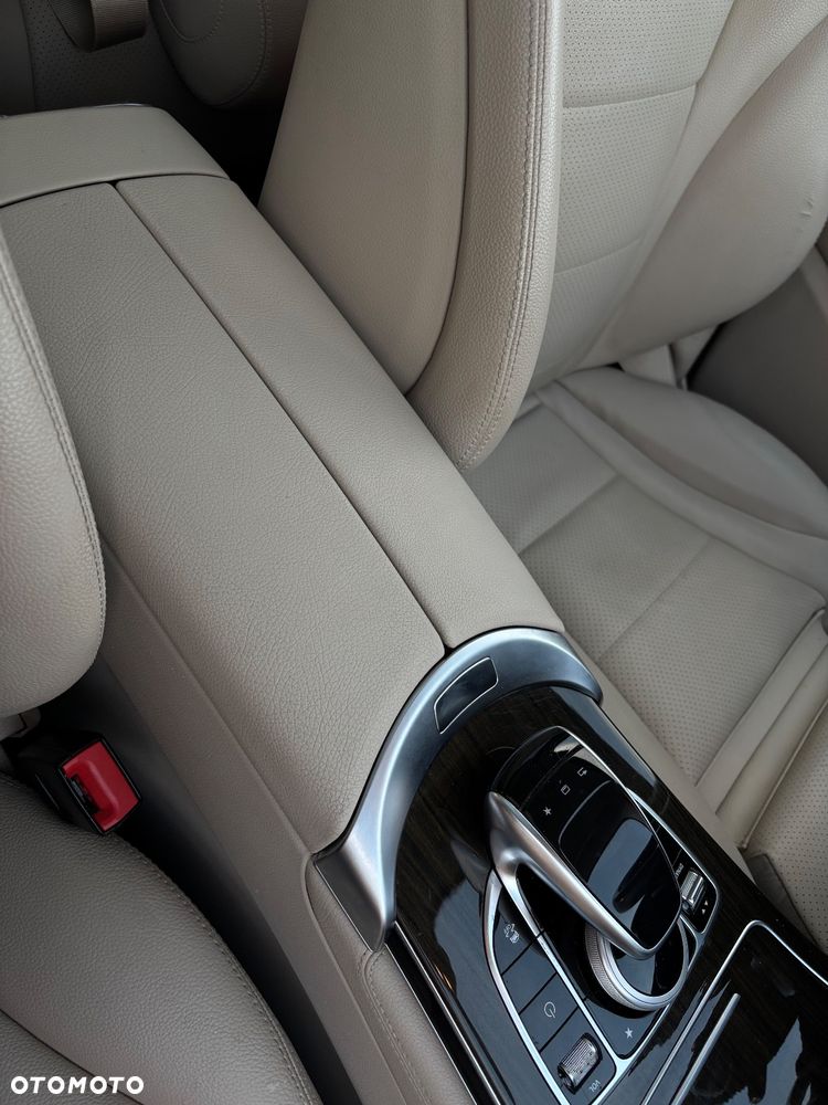 Mercedes-Benz GLC - 19