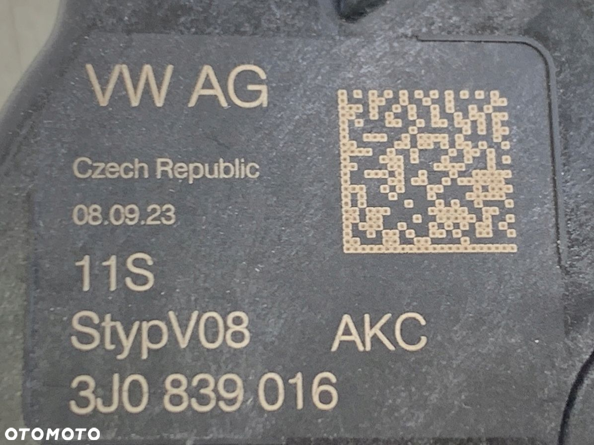VW GOLF 8 VIII ZAMEK DRZWI PRAWY TYŁ 3J0839016 - 4