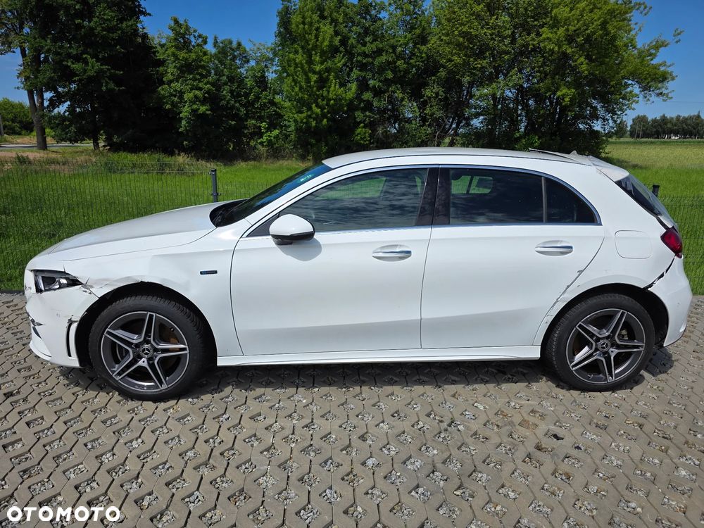 Mercedes-Benz Klasa A ver-250-e-phev-amg-line-8g--dct - 4
