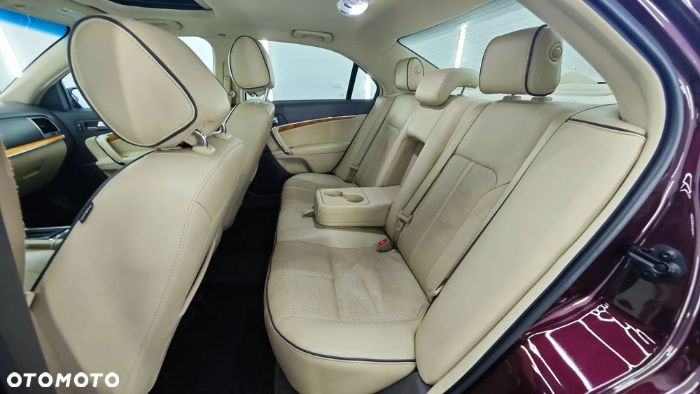 Lincoln MKZ - 30