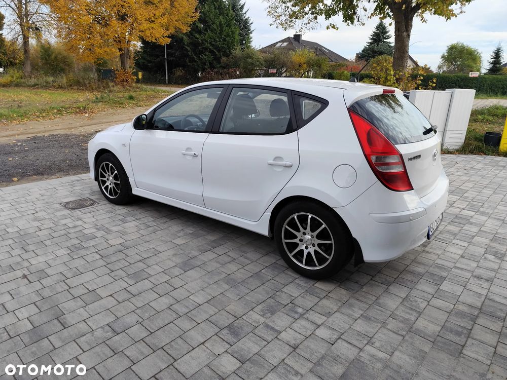 Hyundai i30 1.6 Premium - 11