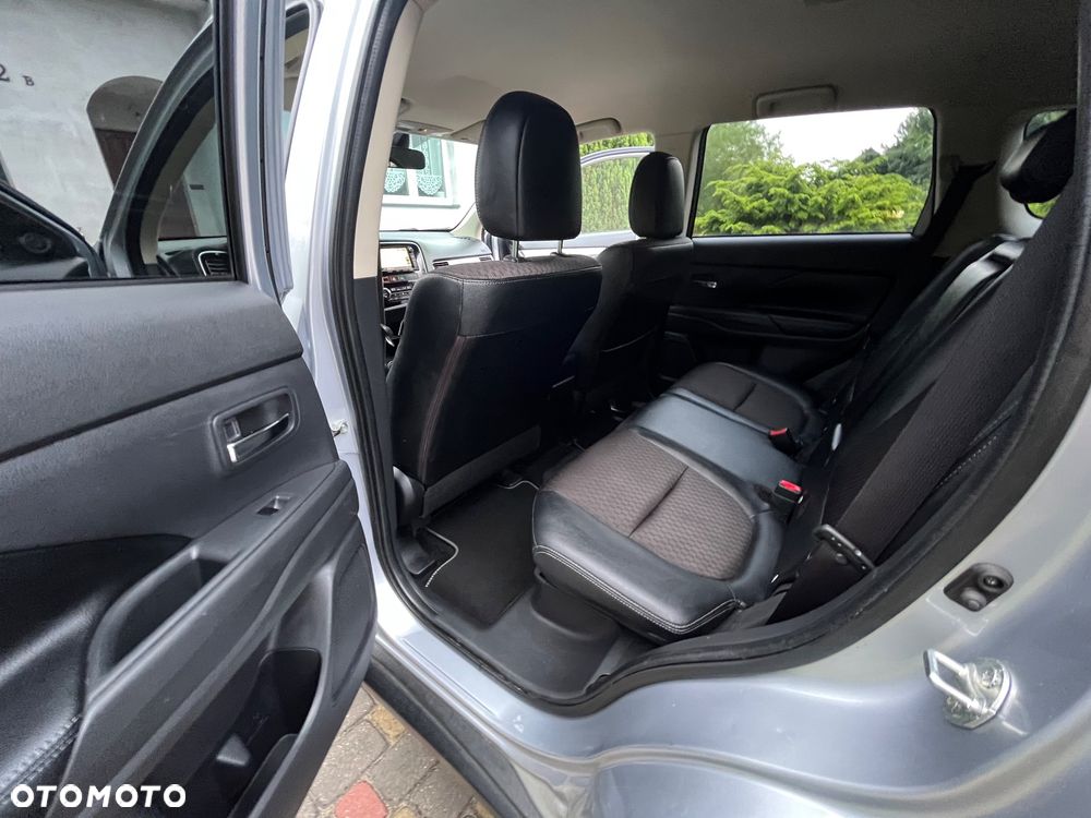 Mitsubishi Outlander - 19