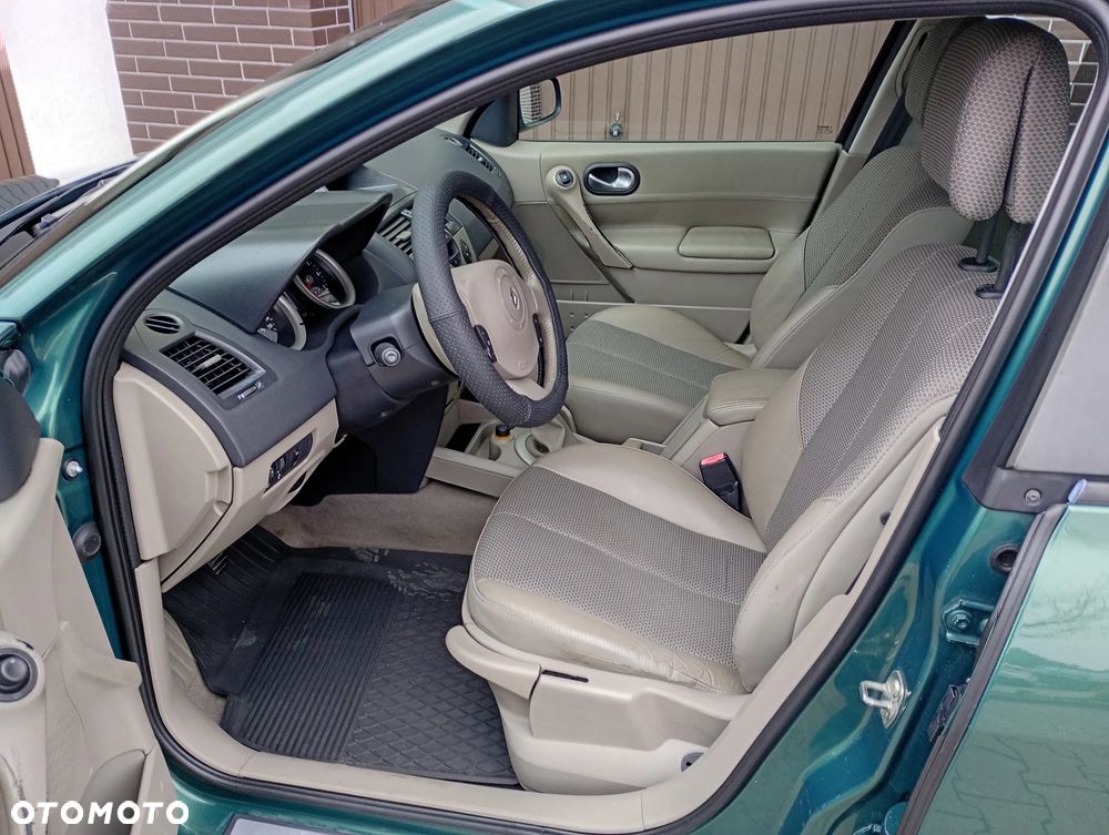 Renault Megane 1.6 Privilege - 8