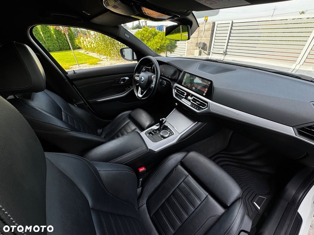 BMW Seria 3 330d MHEV Sport Line sport - 4