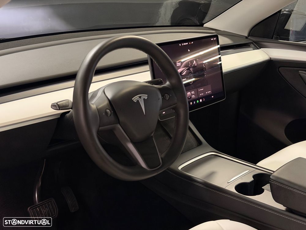 Tesla Model Y Long Range Dual Motor AWD - 15