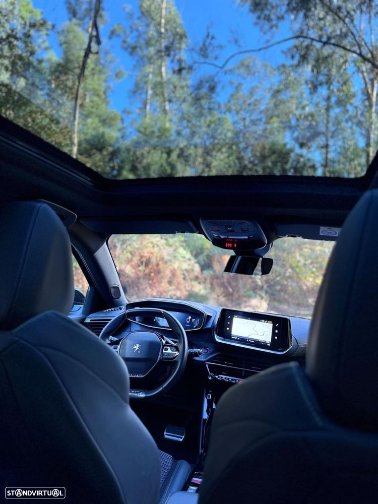 Peugeot e-2008 50 kWh GT - 13