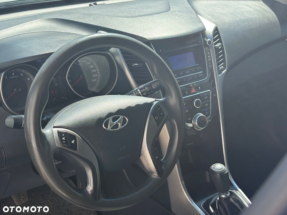 Hyundai i30 1.6 Premium - 8