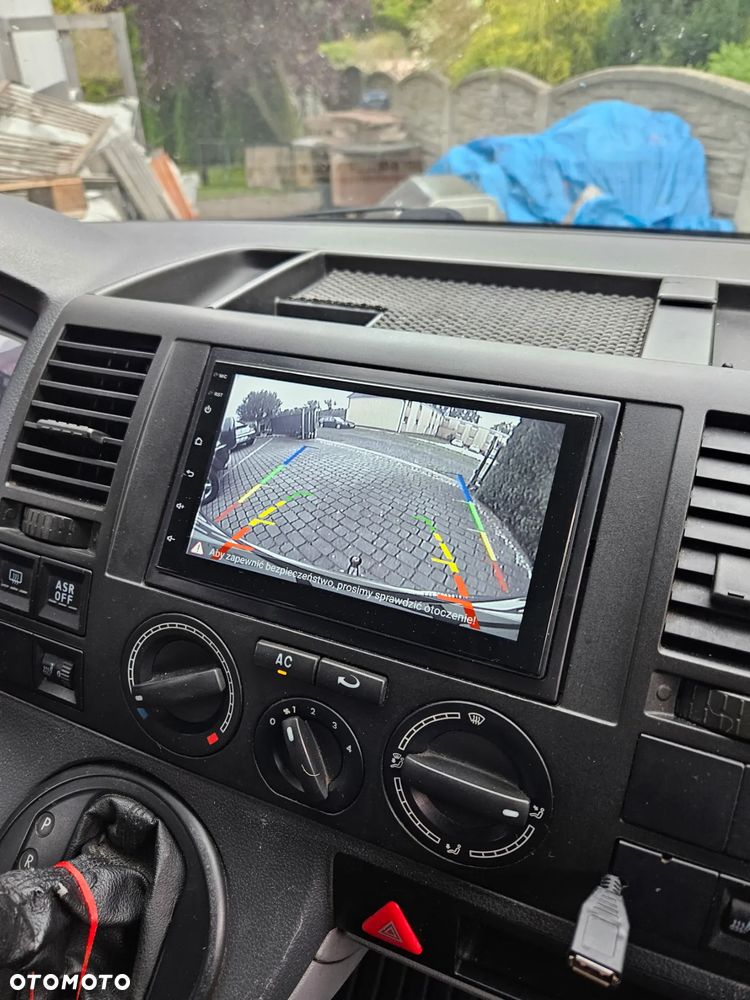 Volkswagen Caravelle - 40