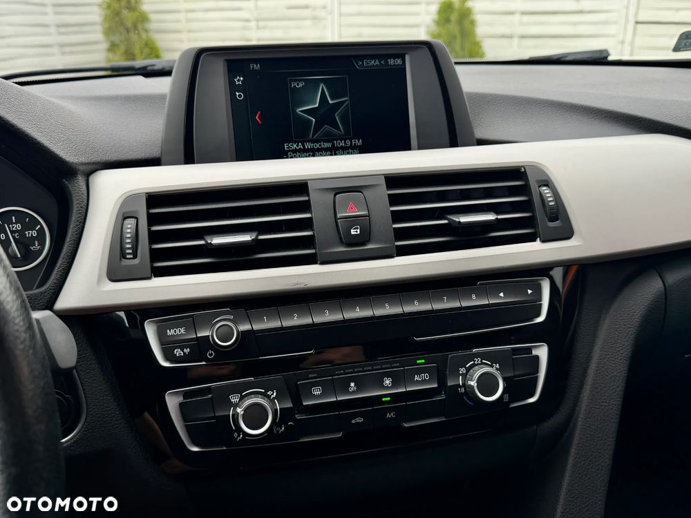 BMW Seria 3 318i - 12