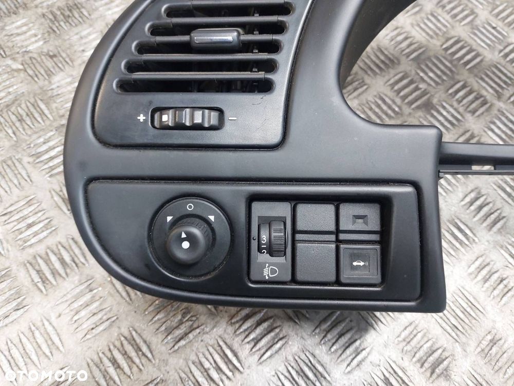 PANEL NAWIEWU KONSOLA ŚRODKOWA RAMKA RADIO CITROEN XSARA I LIFT - 2