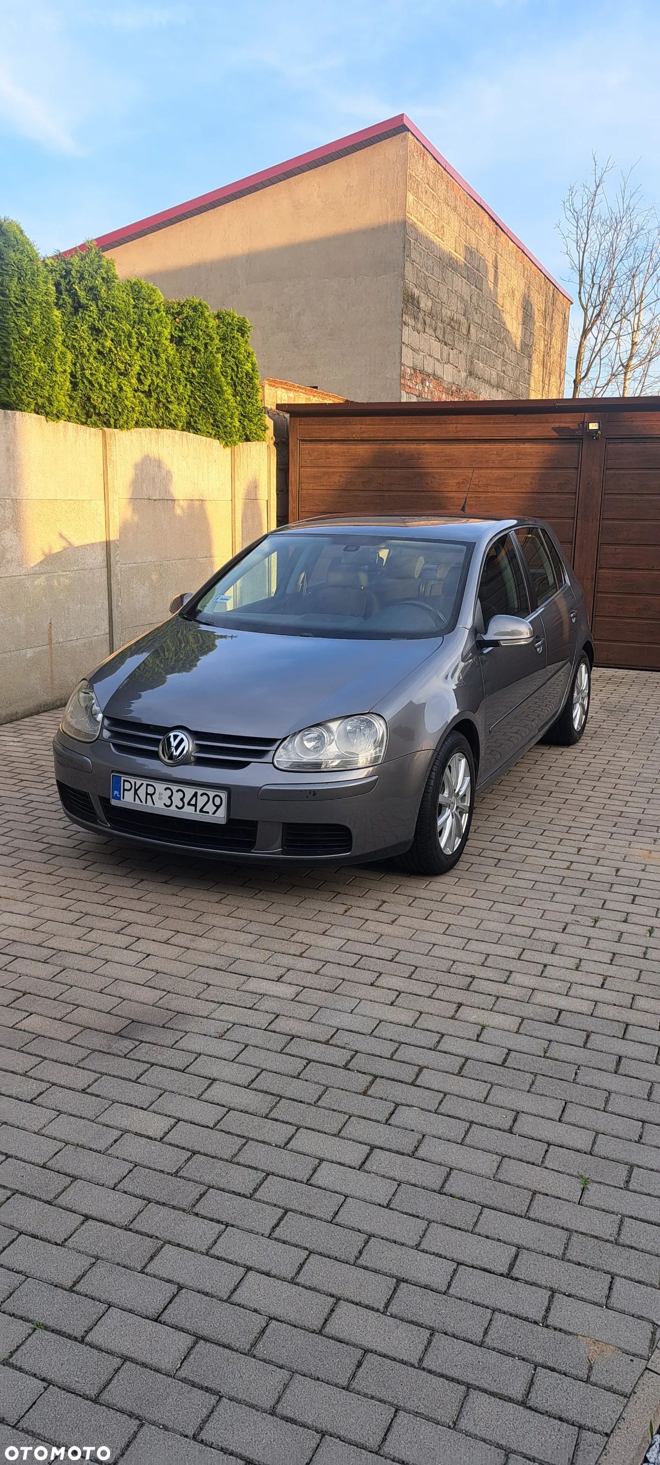 Volkswagen Golf - 1