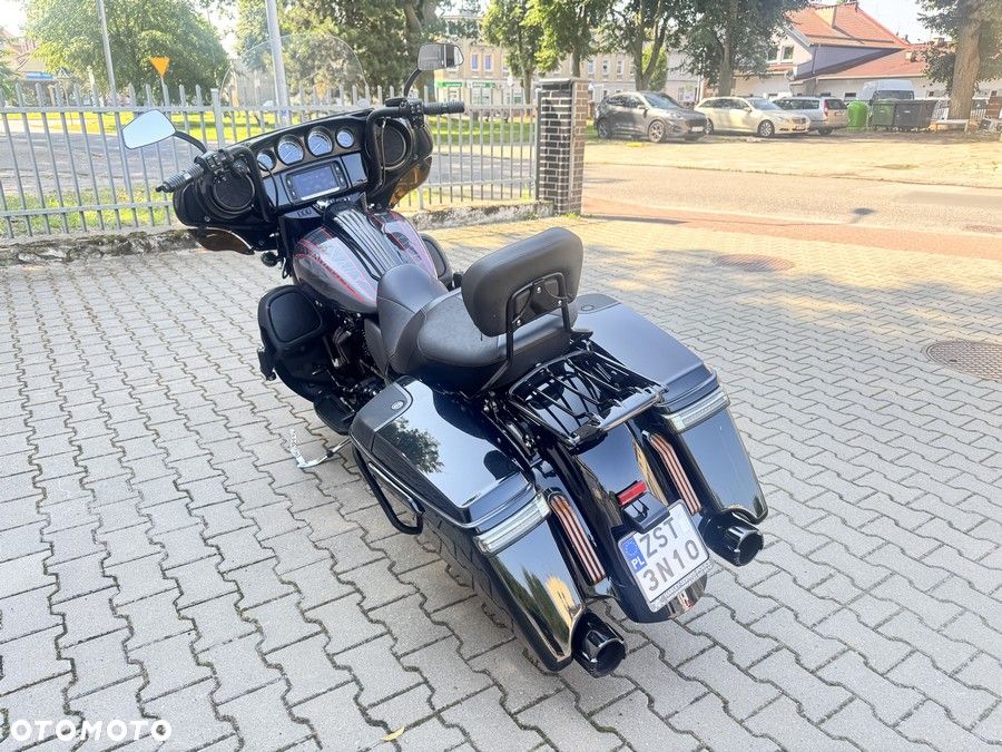 Harley-Davidson CVO Street Glide - 5