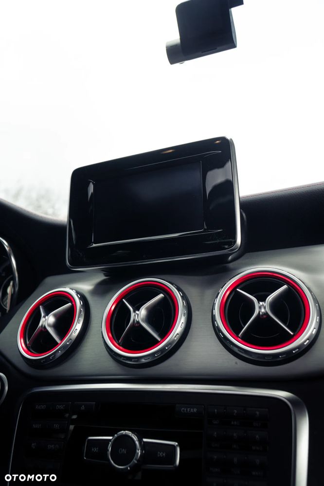Mercedes-Benz GLA 45 AMG 4-Matic - 29