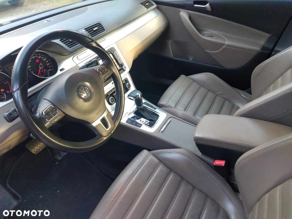 Volkswagen Passat 2.0 TDI Highline DSG - 7