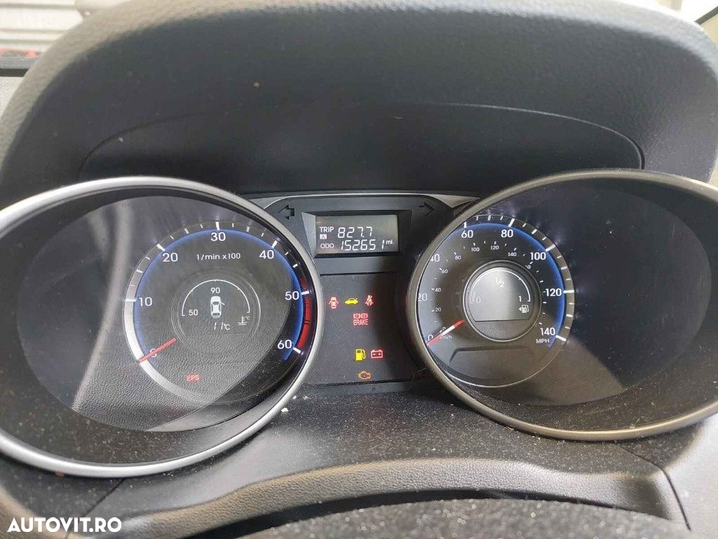 Far dreapta Hyundai ix35 2011 SUV 1.7 DOHC - 10