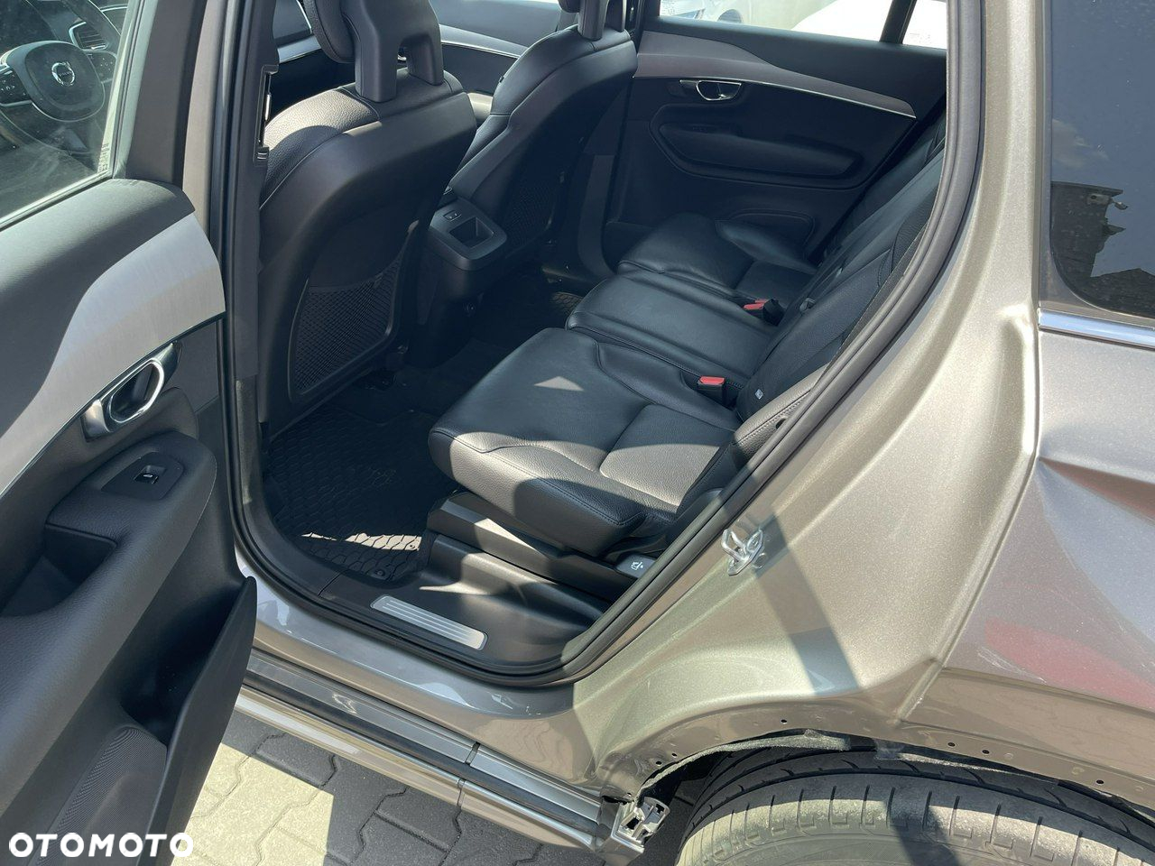 Volvo XC 90 D5 AWD Momentum - 3