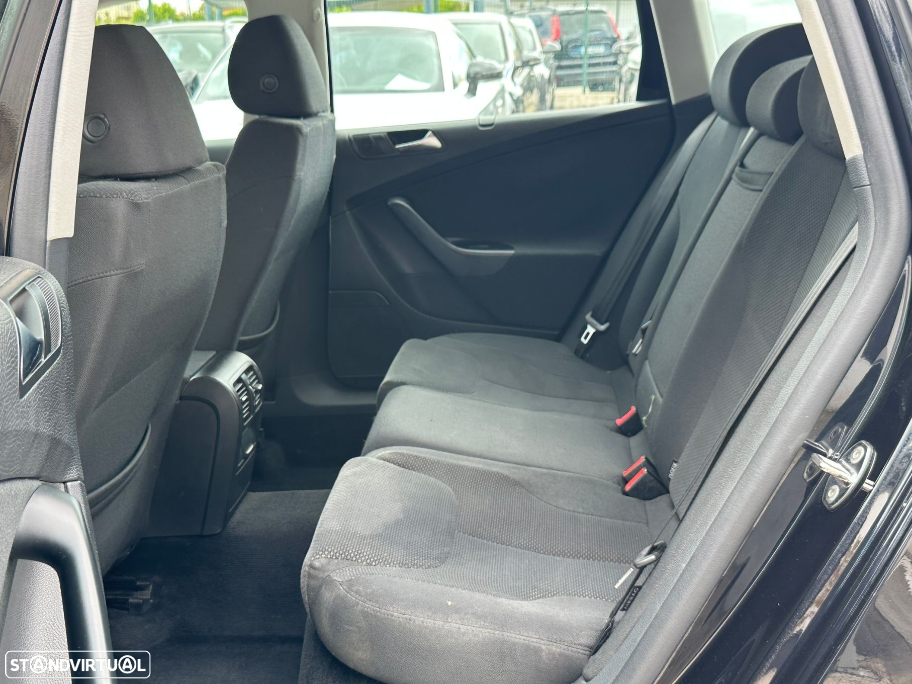 VW Passat Variant 2.0 TDi Confortline - 11