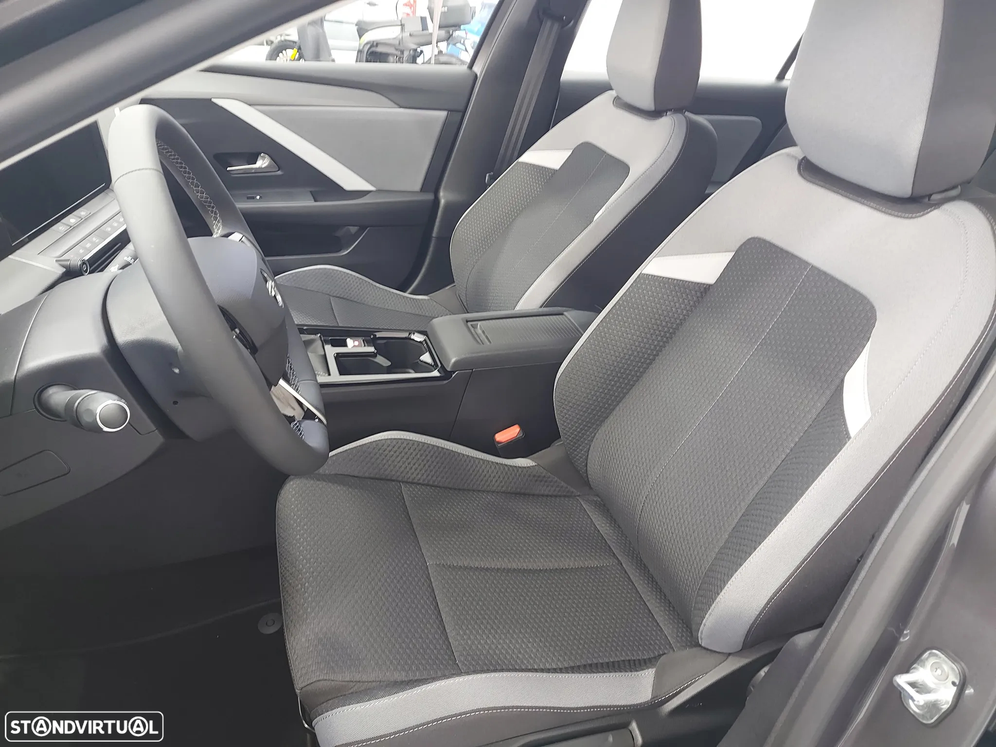 Opel Astra 1.2 T Edition - 10