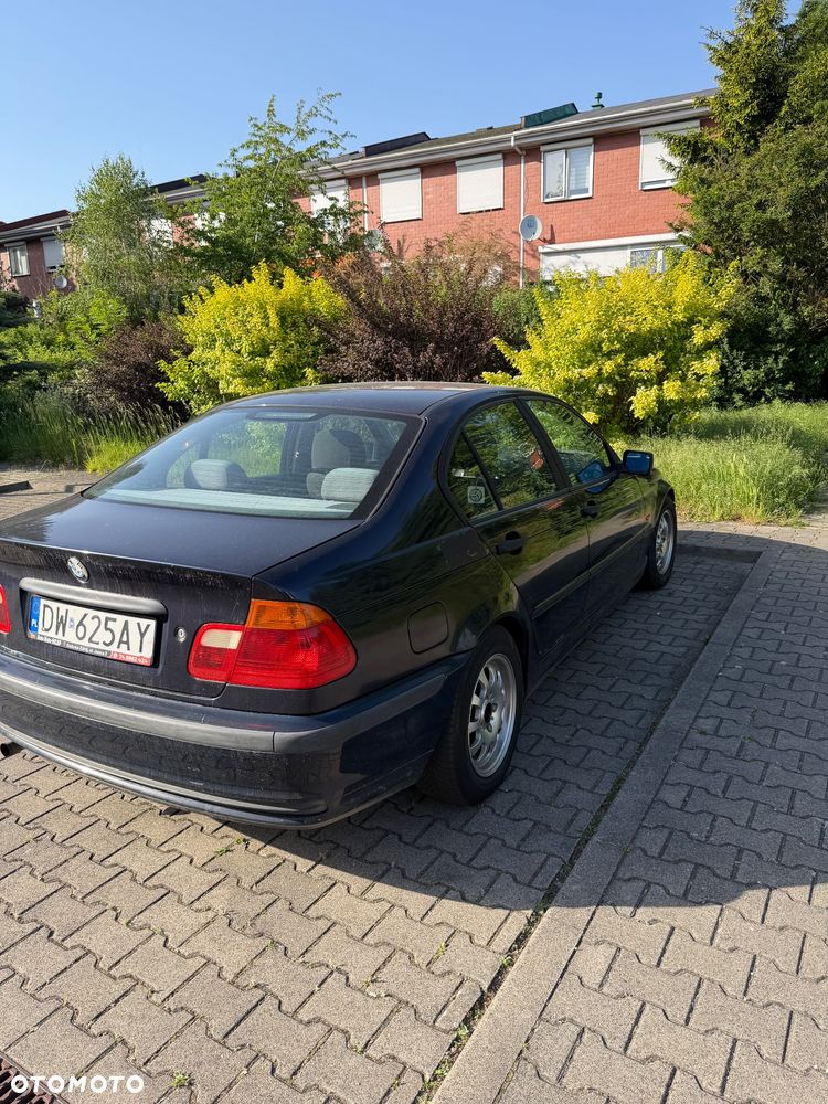 BMW Seria 3 318i - 3