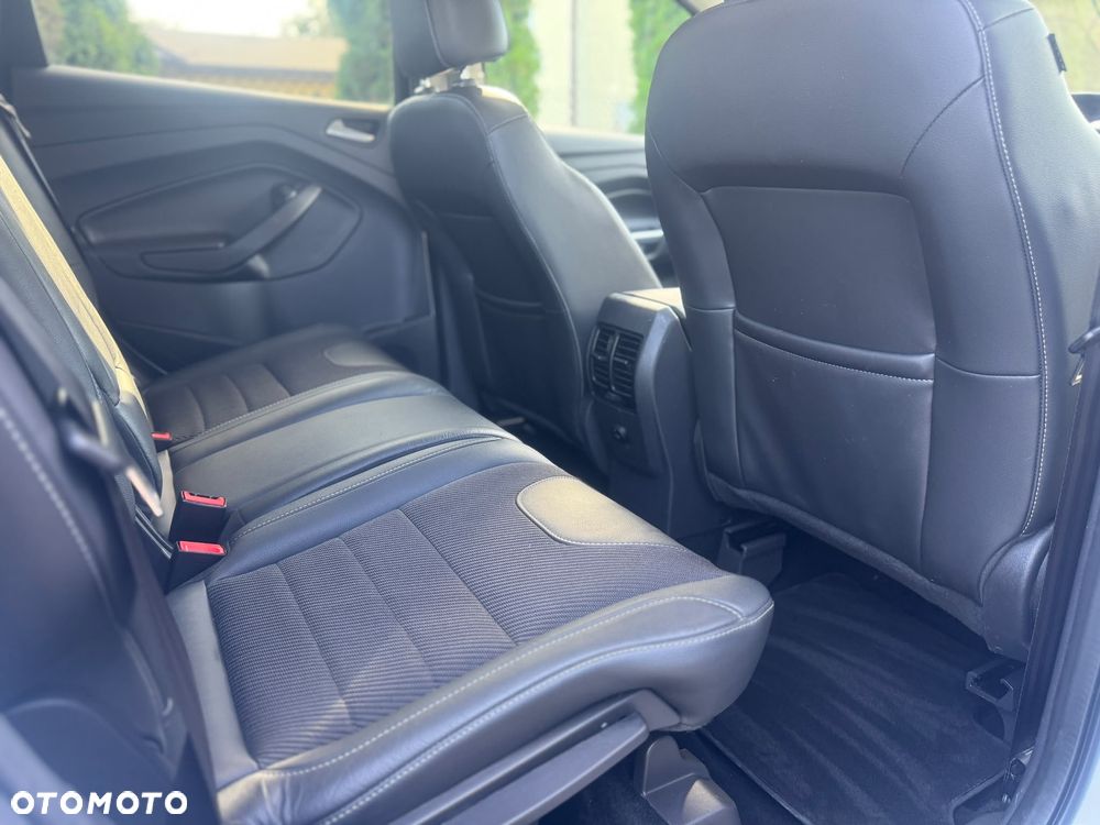 Ford Kuga 2.0 TDCi 2x4 Titanium - 18