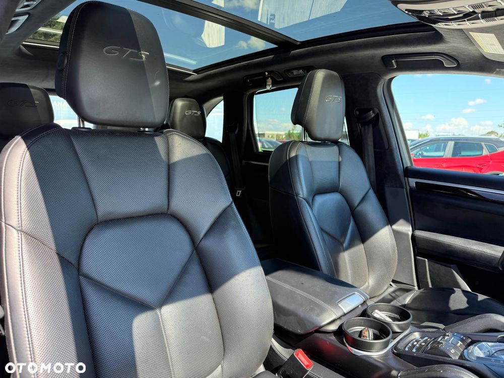 Porsche Cayenne - 20