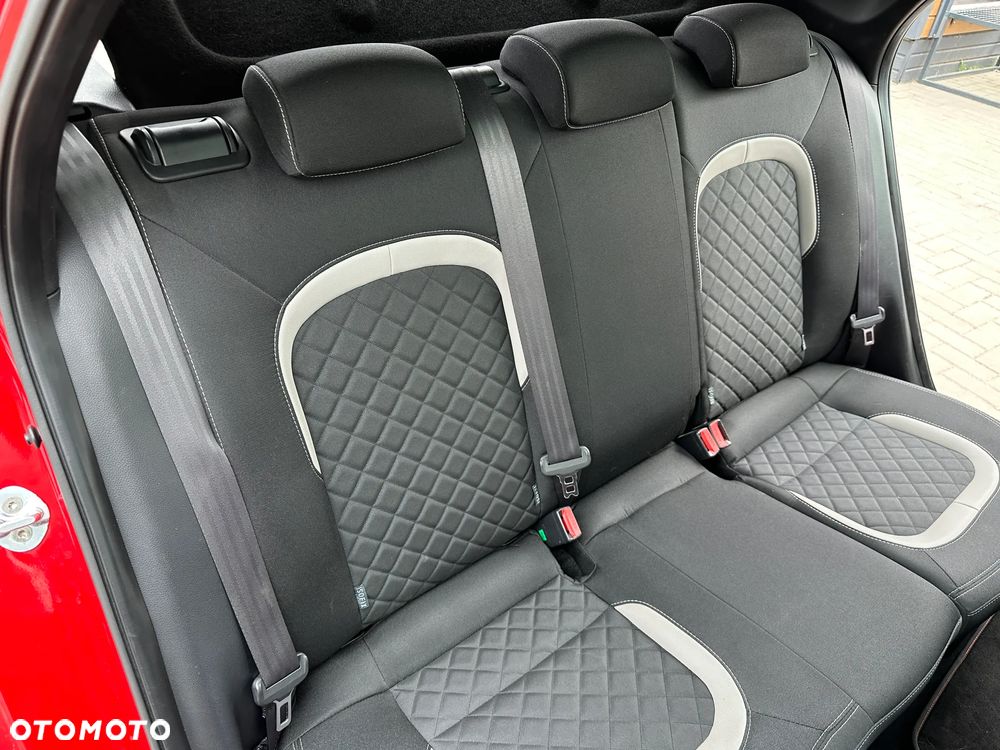 Kia Ceed - 24
