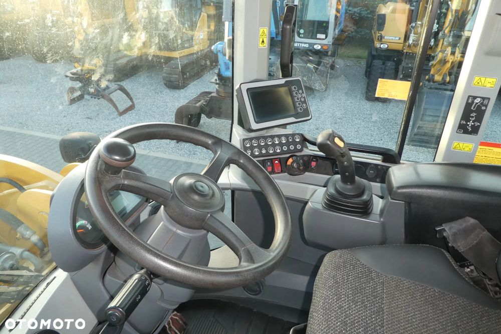 Caterpillar 938 M Z NIEMIEC ŁYZKA WIDŁY - 27