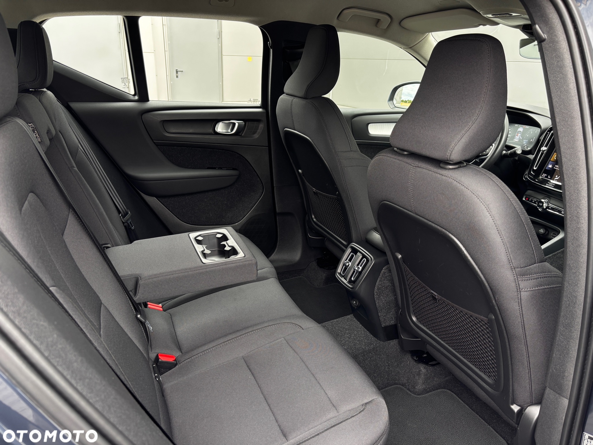 Volvo XC 40 T3 Geartronic Momentum Pro - 23