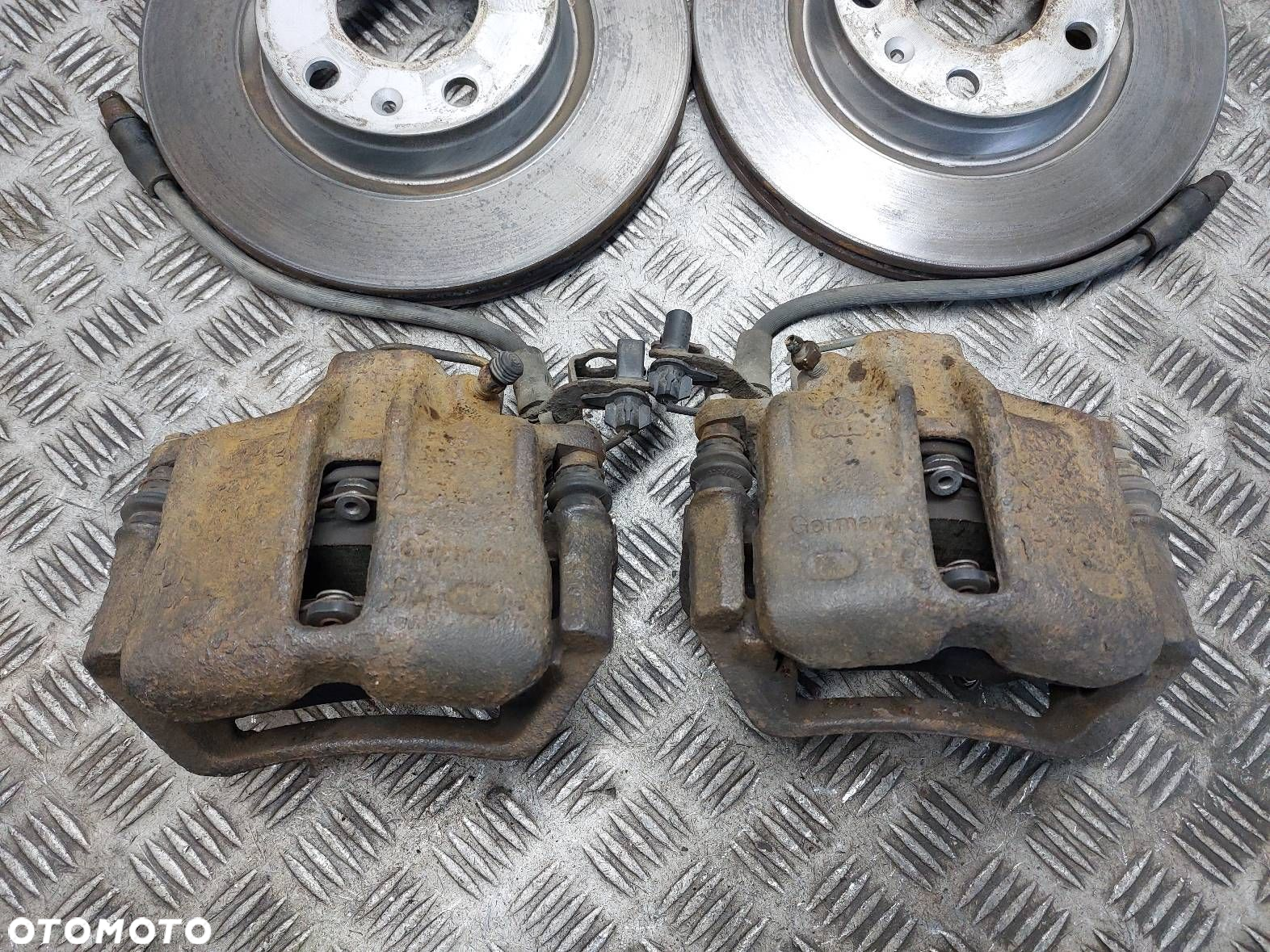 TARCZE HAMULCOWE PRZÓD + KLOCKI + ZACISKI AUDI A4 B6 1.6 8V - 2