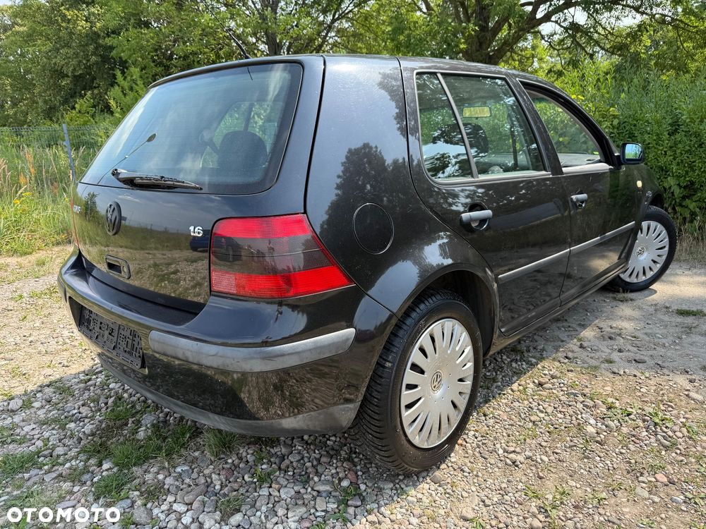 Volkswagen Golf 1.6 - 6