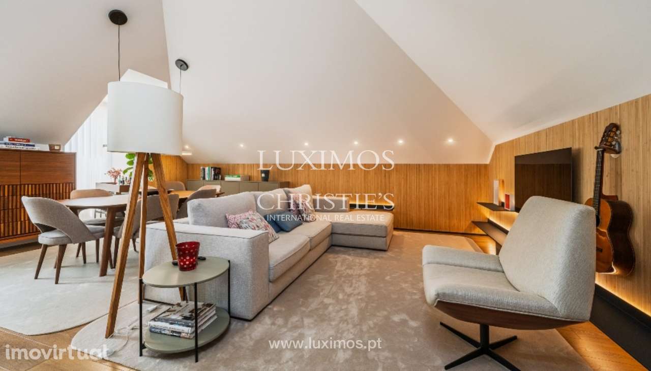 Apartamento T3 inserido em  Palacete à venda no Porto - Grande imagem: 2/25