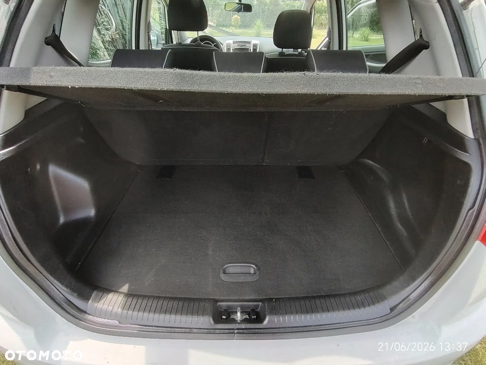 Kia Venga 1.4 CRDi S - 34