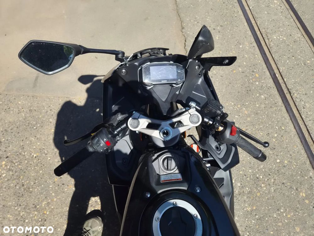 Suzuki GSX-R - 7