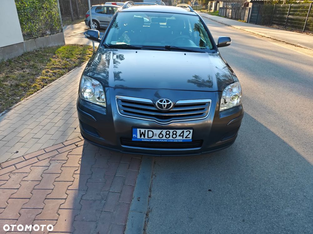 Toyota Avensis 2.0 D-4D Luna - 1