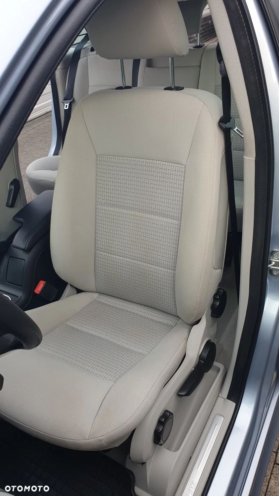 Mercedes-Benz Klasa B 180 BlueEFFICIENCY Edition - 18