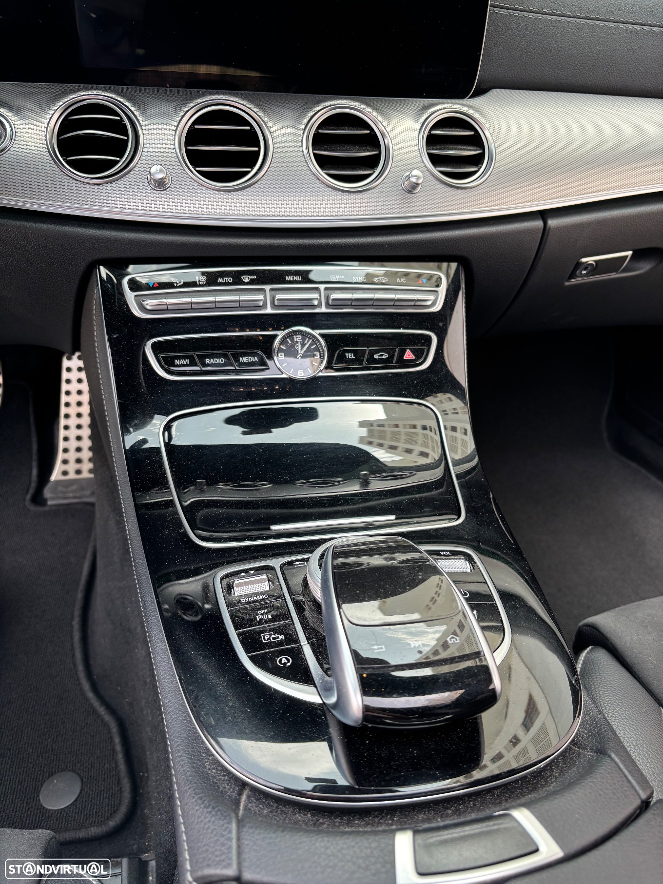Mercedes-Benz E 220 d AMG - 13