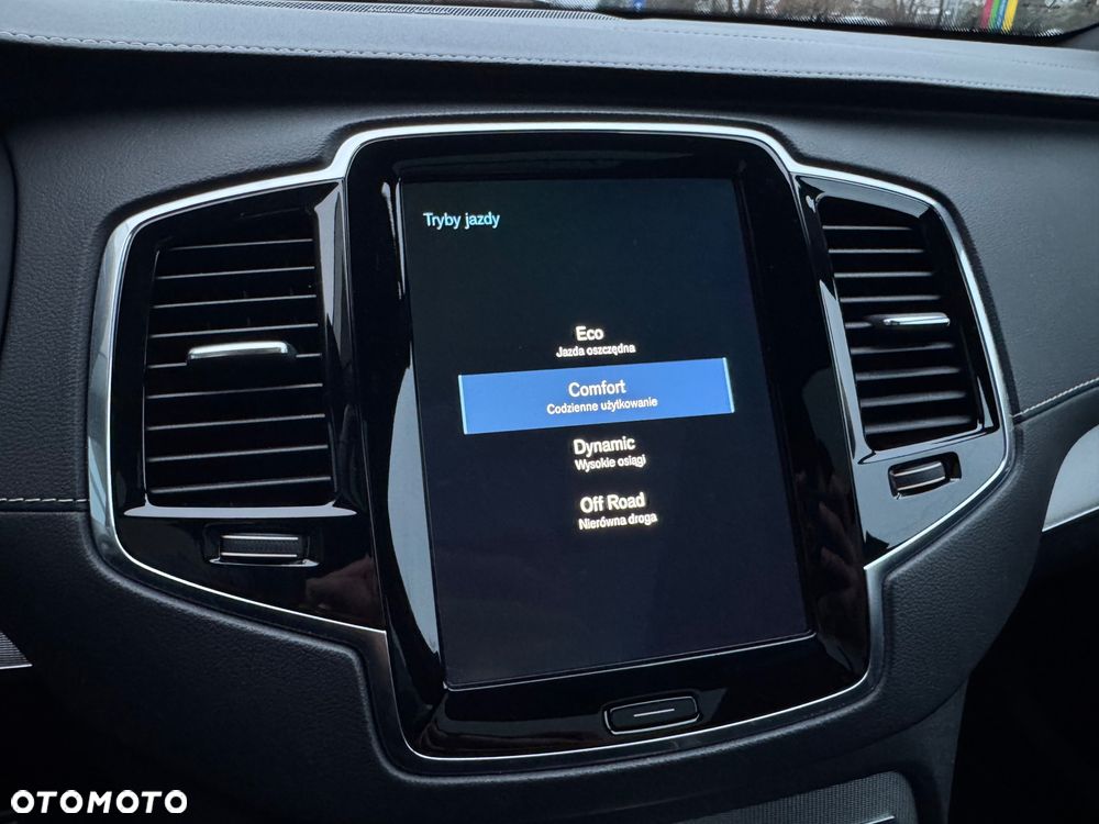 Volvo XC 90 B5 D AWD Ultimate Dark - 24