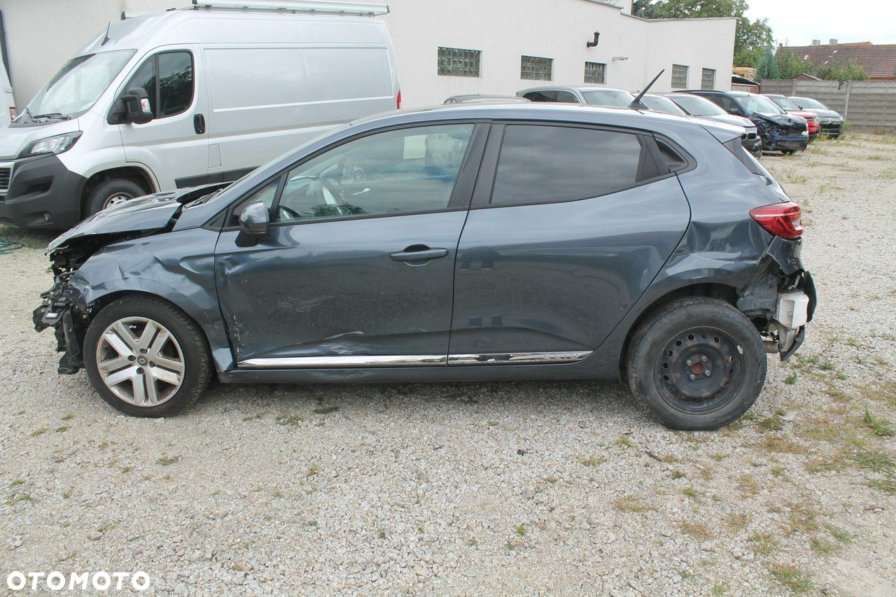 Renault Clio - 8