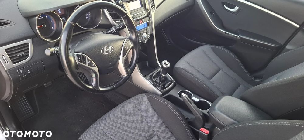 Hyundai i30 ver-1-6-crdi-passion - 11