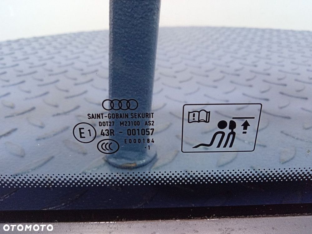 AUDI A1 8X 3D SZYBA KAROSERYJNA TYŁ LEWA 11R 8X3845299 - 1