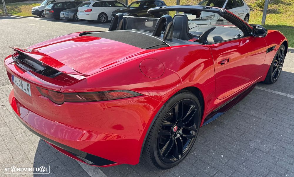 Jaguar F-Type 2.0 i4 R-Dynamic Black — fotografia 13