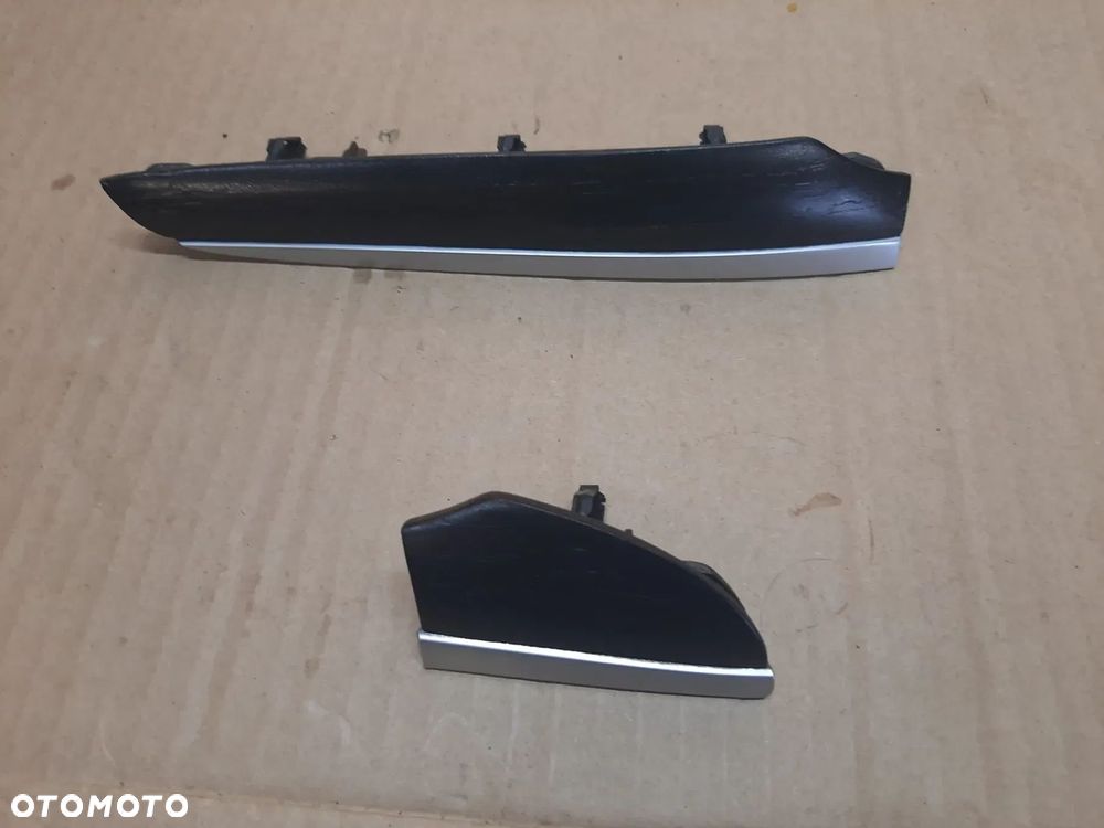 Thema II dekor deski drewno Europa Chrysler 300C II Lancia - 1