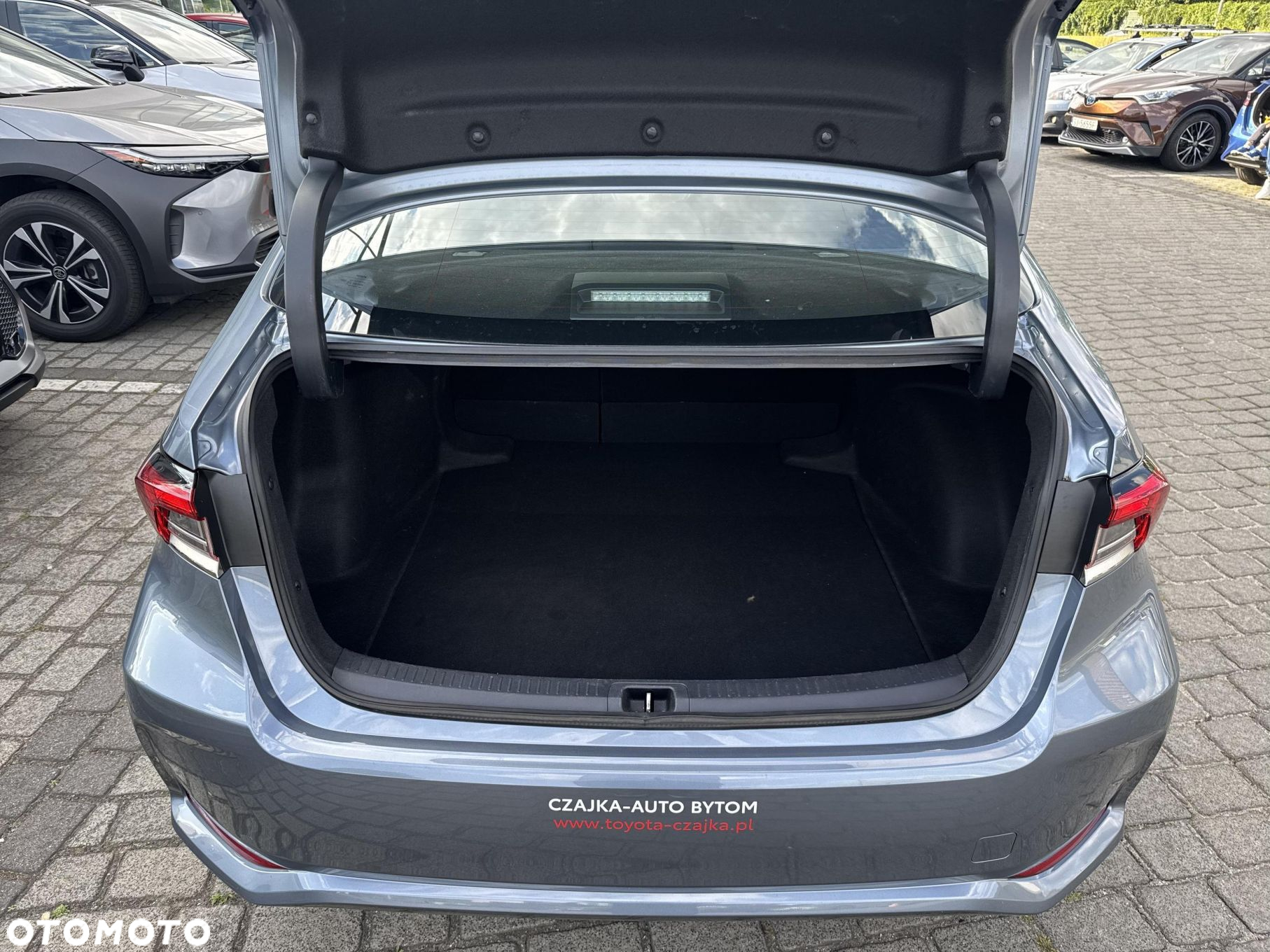 Toyota Corolla - 22