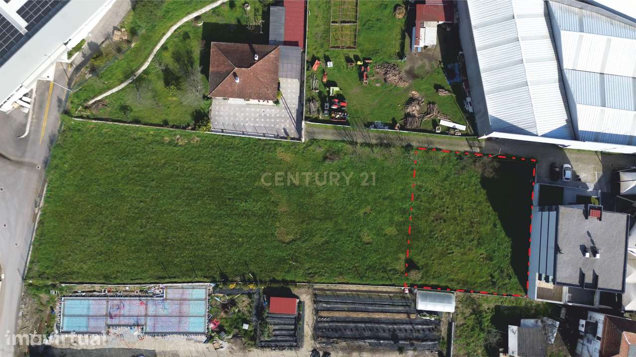 TERRENO PARA/CONSTRUÇÃO EM ALTURA (6 APARTAMENTOS DE TIPOLOGIA T3 OU 8 - Grande imagem: 2/11