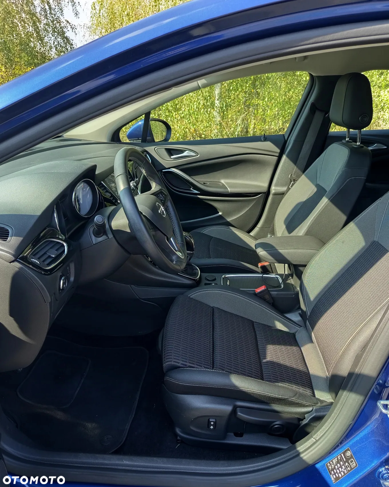 Opel Astra V 1.2 T Elegance S&S - 11
