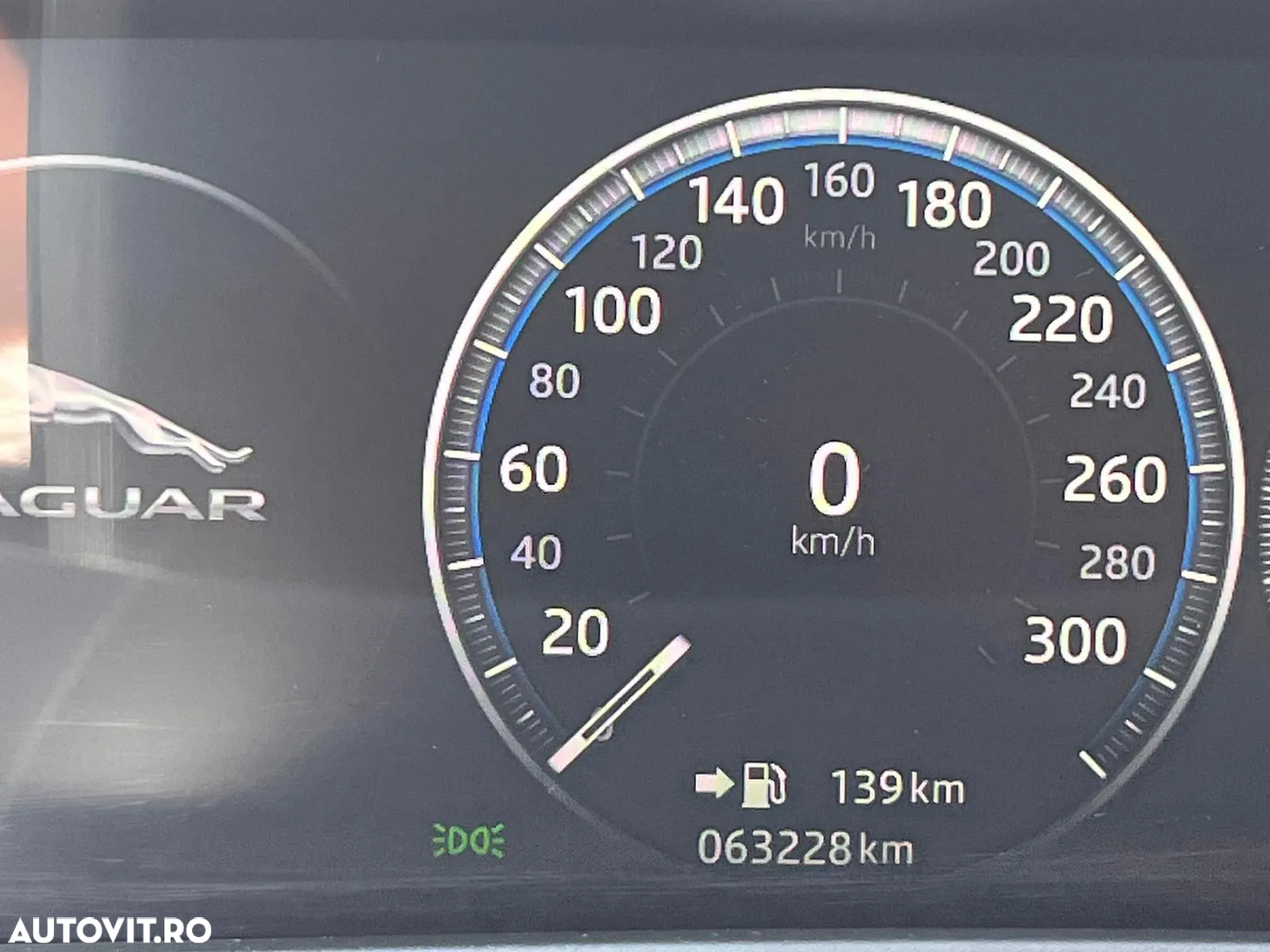 Jaguar XE - 5